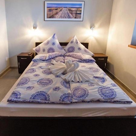 Comfortable Premium Class Apartment Shared Swimming Pool Gaski Exterior photo